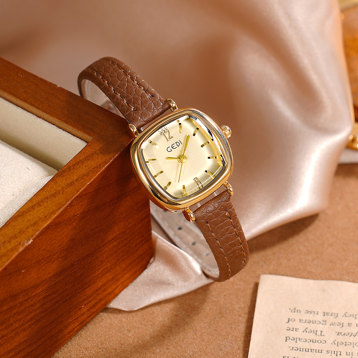 UTHAI 61018 CQ490 Simplicity,  - Luxury Watch Values ulasan dan harga